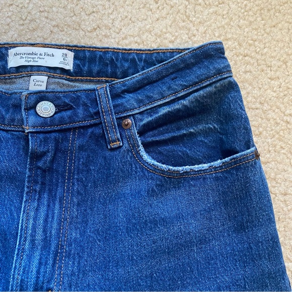 Abercrombie & Fitch Curve Love High Rise Vintage Flare Jean Size 28/6 Regular - Picture 3 of 9